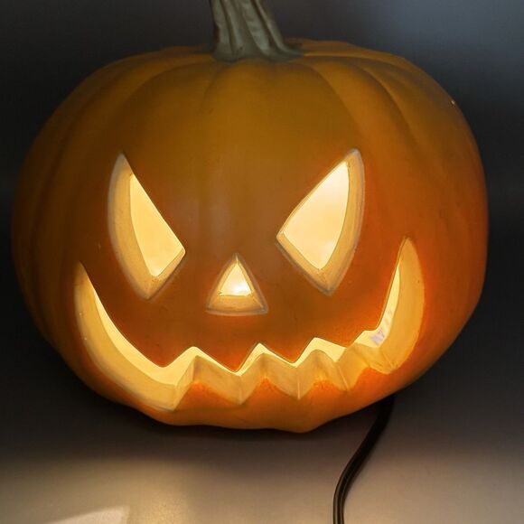 Unmarked Halloween Pumpkin Jack o'Lantern Blow Mold Light Incl 8" Tall - Picture 1 of 14